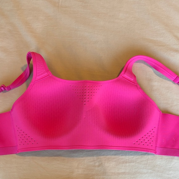 Seamless Pink, Grey, and Black Victoria Secret Sports Bra Set - Picture 4 of 13